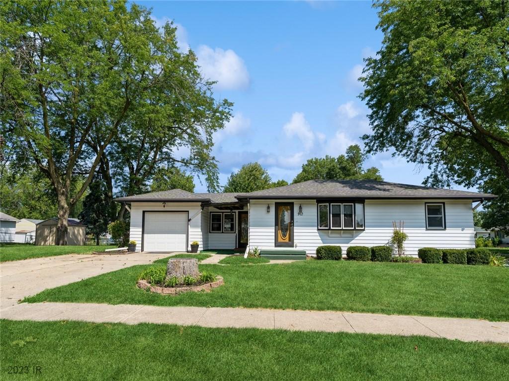 Photo 1 of 28 — 912 E Franklin Avenue, Indianola, IA 50125