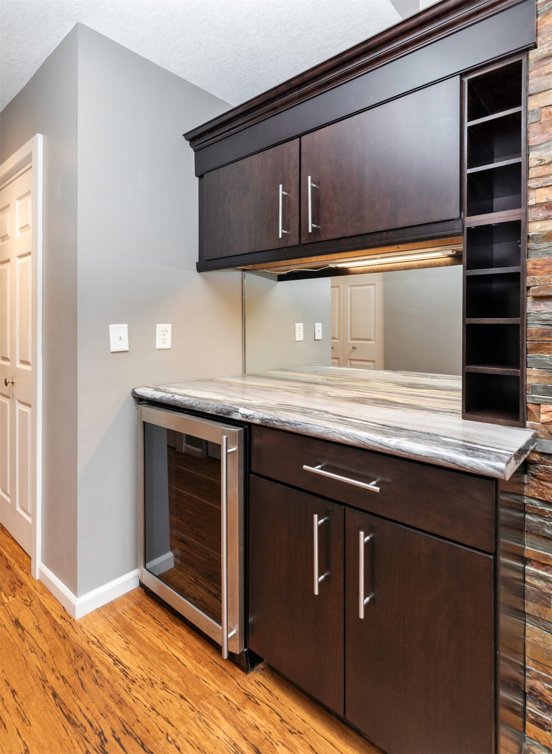 4663 Lockner Drive #12, Urbandale, Iowa image 12