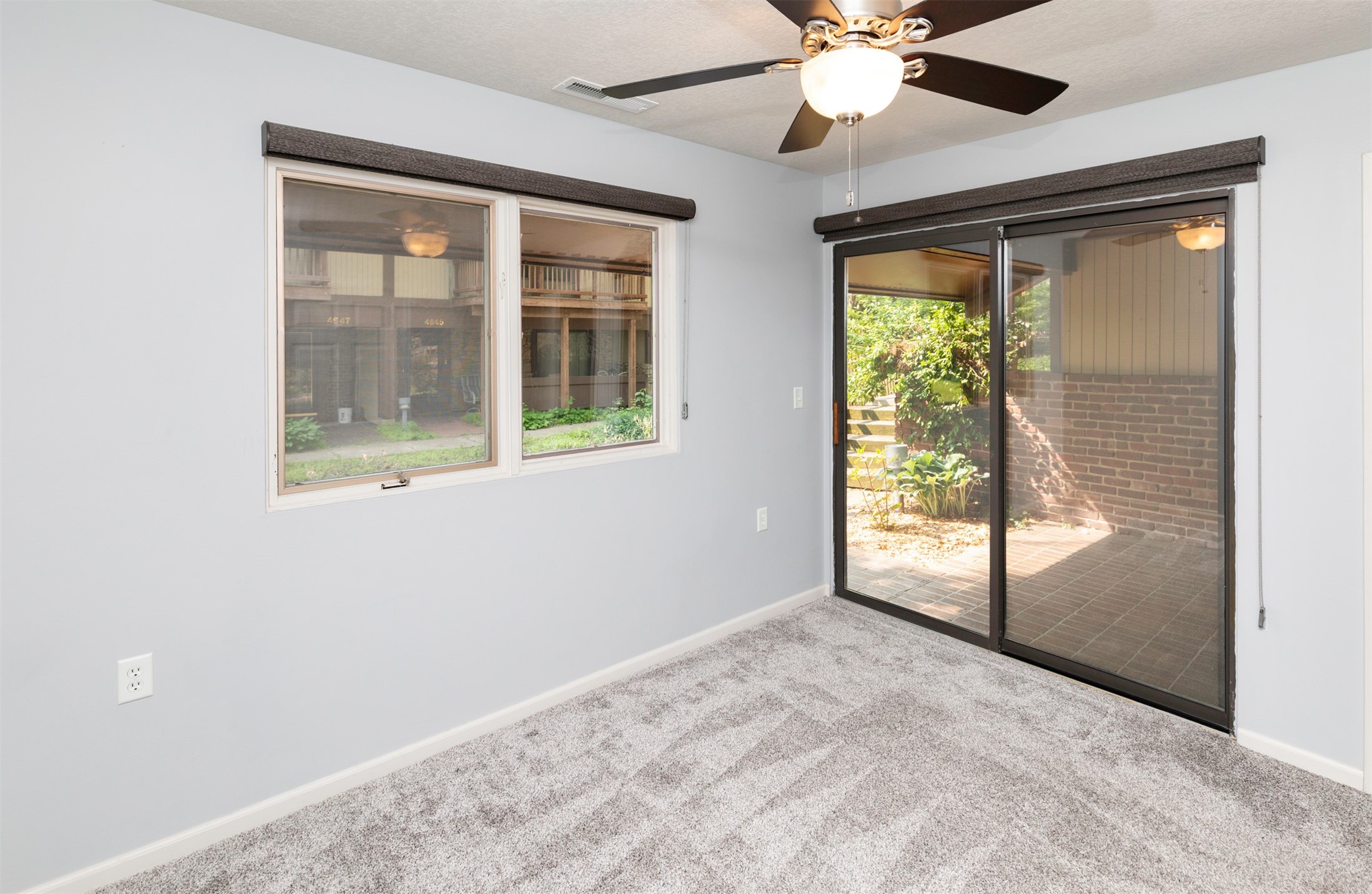 4663 Lockner Drive #12, Urbandale, Iowa image 4