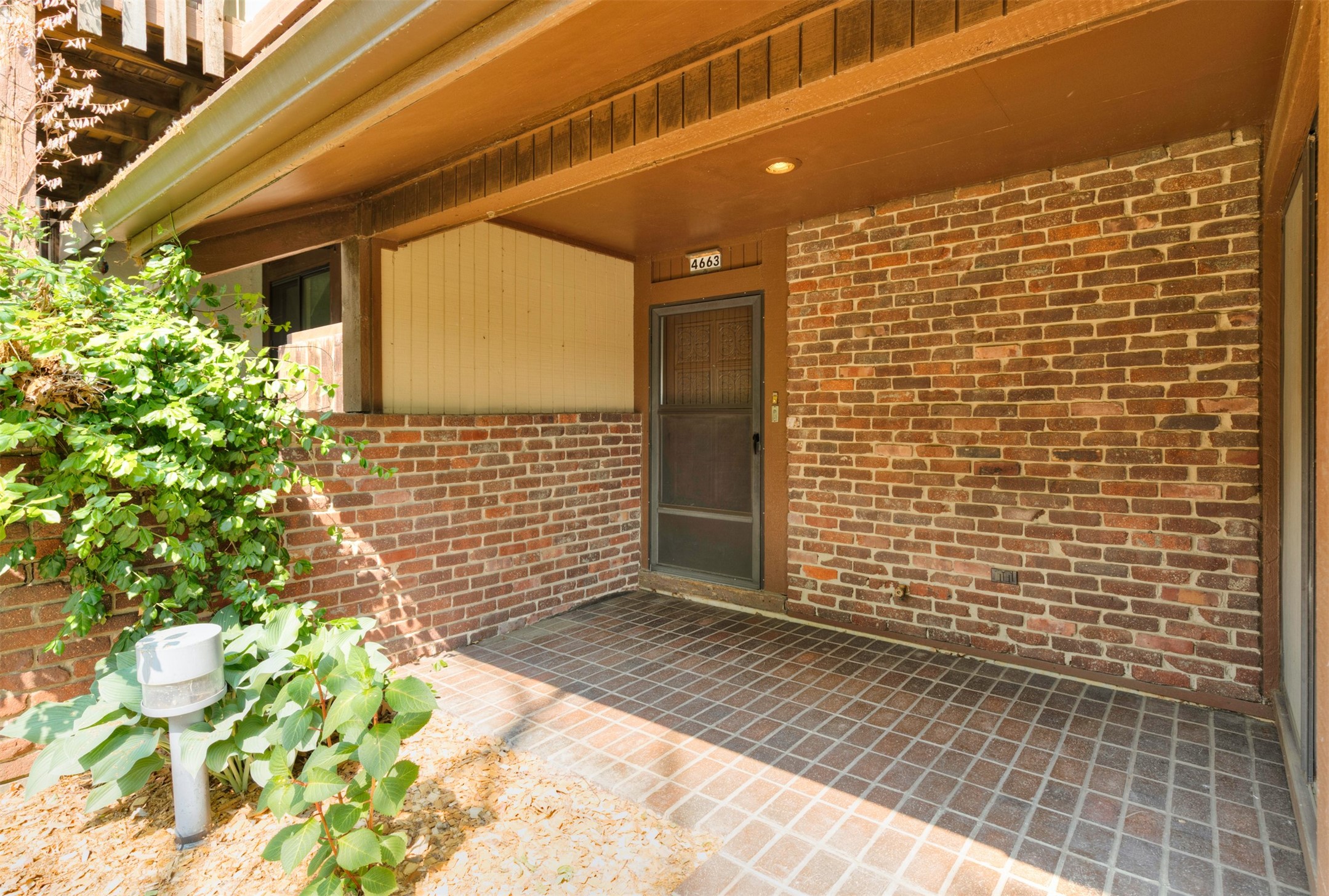 4663 Lockner Drive #12, Urbandale, Iowa image 2
