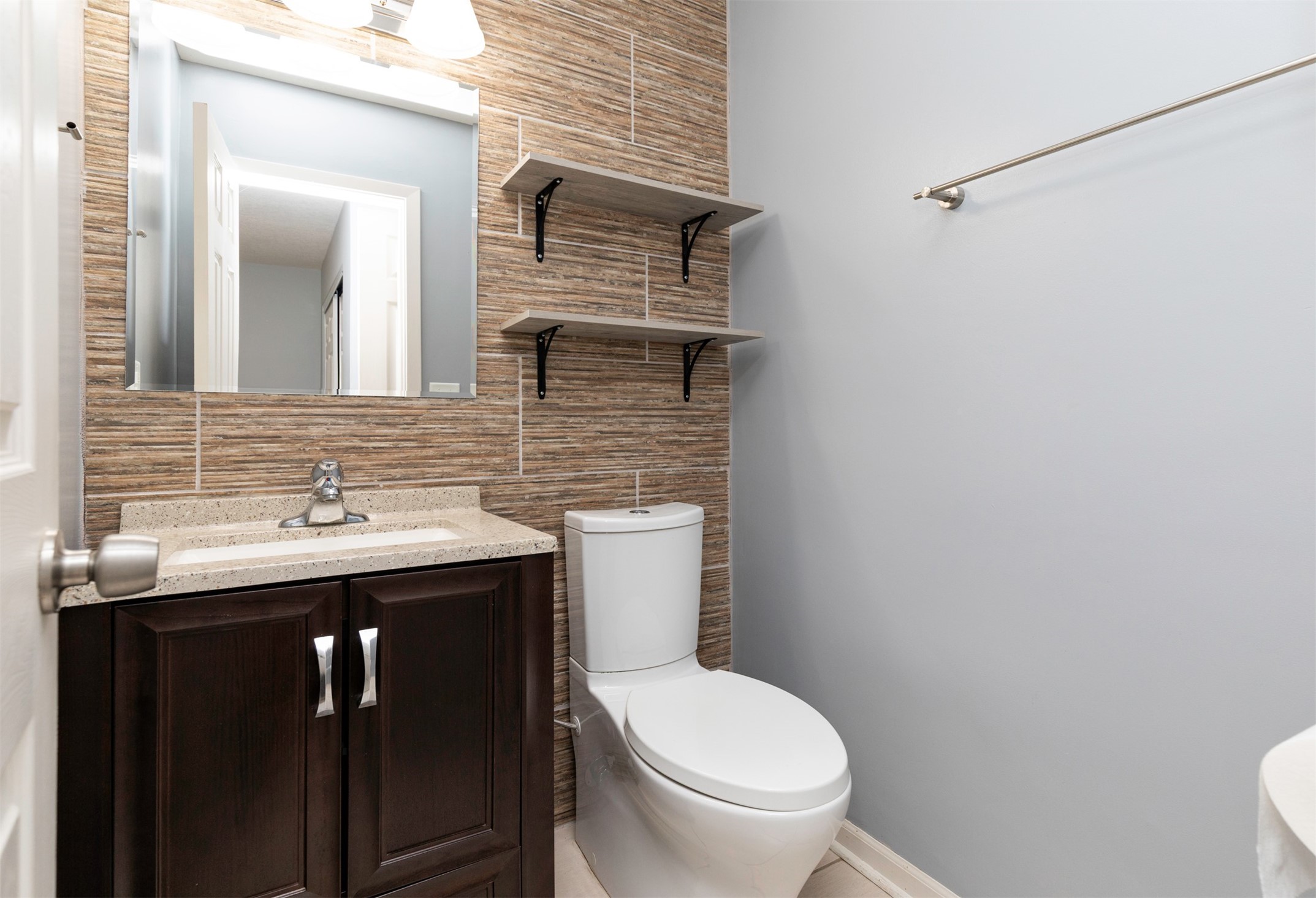 4663 Lockner Drive #12, Urbandale, Iowa image 6