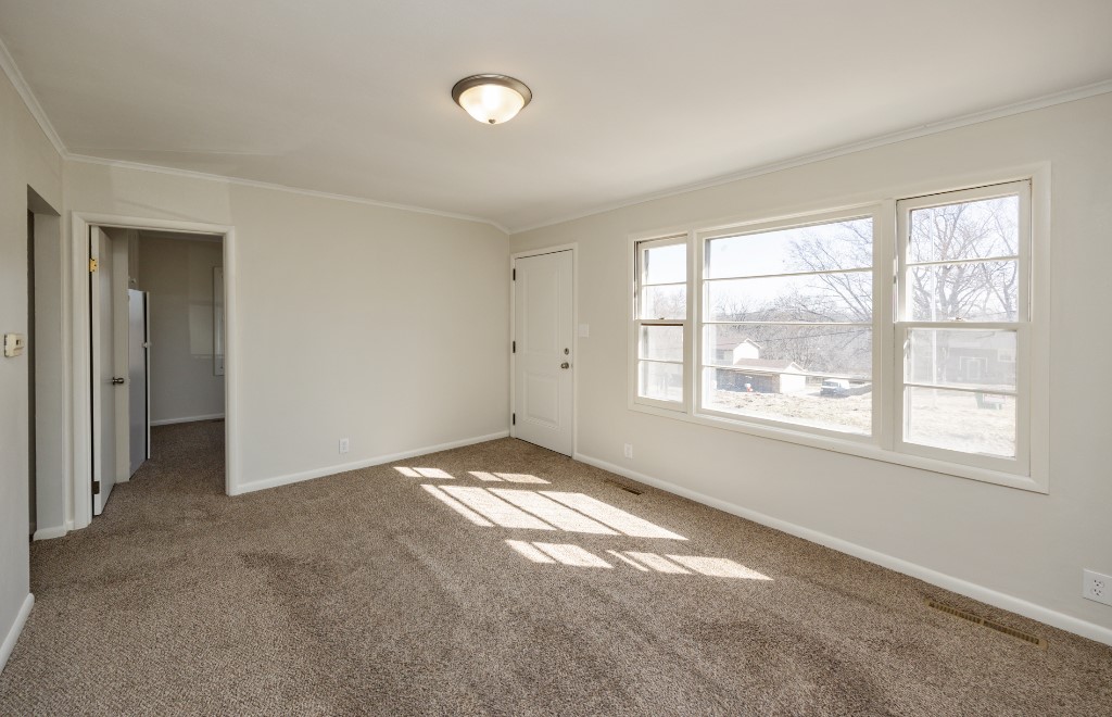 4290 NW 11th Court, Des Moines, Iowa image 3