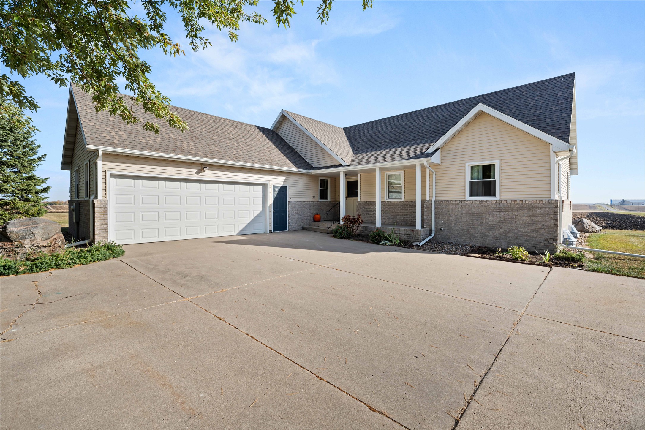 10178 NE 70th Avenue, Mitchellville, Iowa image 2