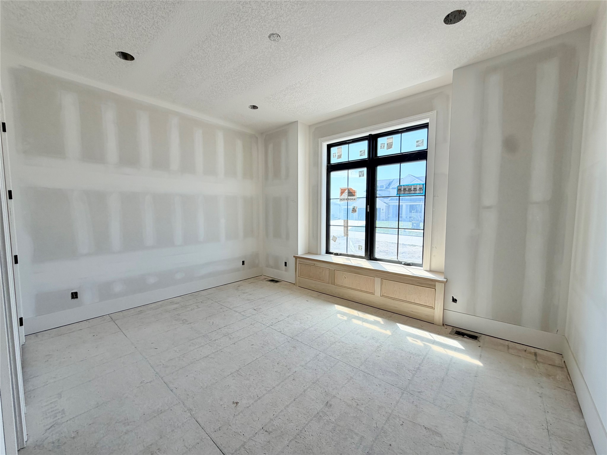Urbandale, Iowa, 50263, United States, 5 Bedrooms Bedrooms, ,5 BathroomsBathrooms,Residential,Active,1995249