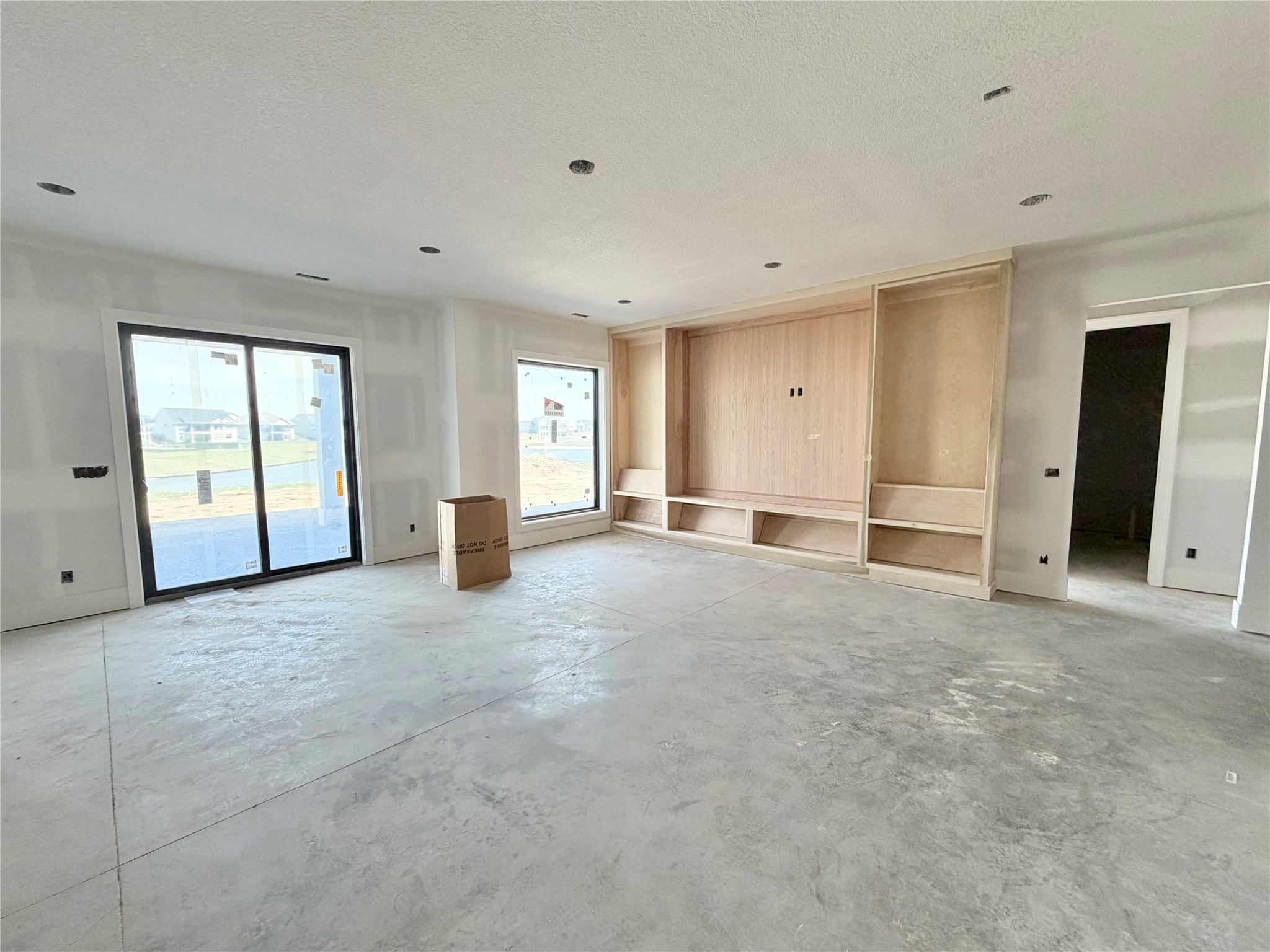 Urbandale, Iowa, 50263, United States, 5 Bedrooms Bedrooms, ,5 BathroomsBathrooms,Residential,Active,1995249