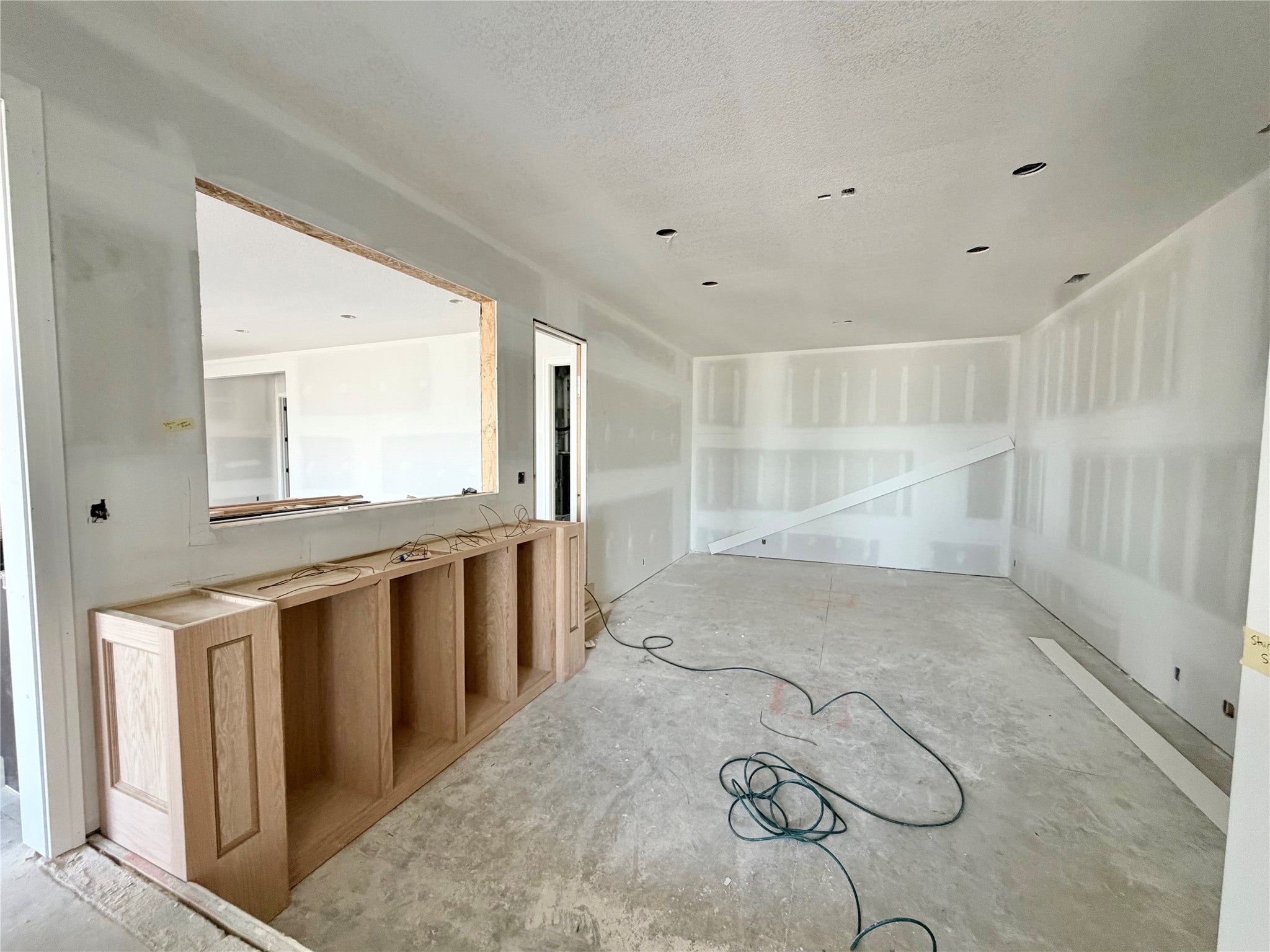 Urbandale, Iowa, 50263, United States, 5 Bedrooms Bedrooms, ,5 BathroomsBathrooms,Residential,Active,1995249