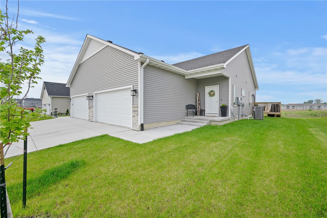 2800 Yordi Drive, Norwalk, Iowa image 2