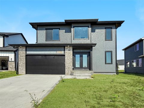 Homes For Sale - 17987 Alpine Drive<br/> Clive, IA 50325