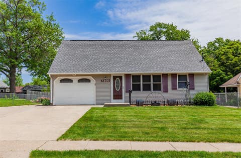 Homes For Sale - 7205 SW 14th Street<br/> Des Moines, IA 50315
