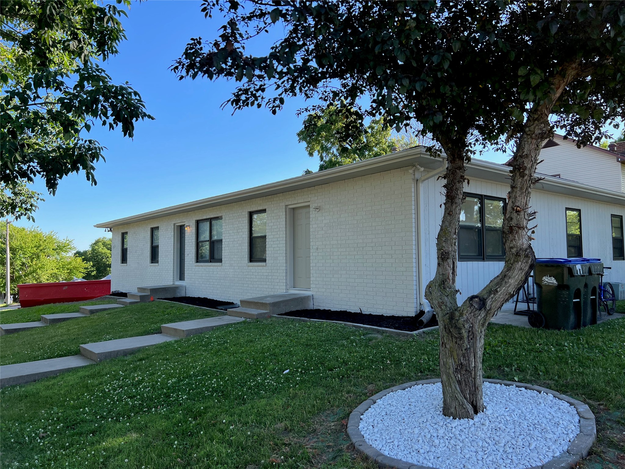 Photo 1 of 16 — 415 Mormon Trek Blvd Boulevard, Iowa City, IA 52246