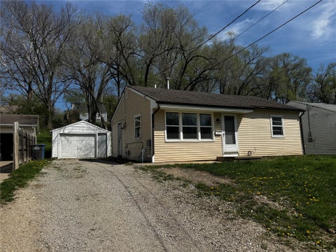 Homes For Sale - 7103 SW 16th Street<br/> Des Moines, IA 50315