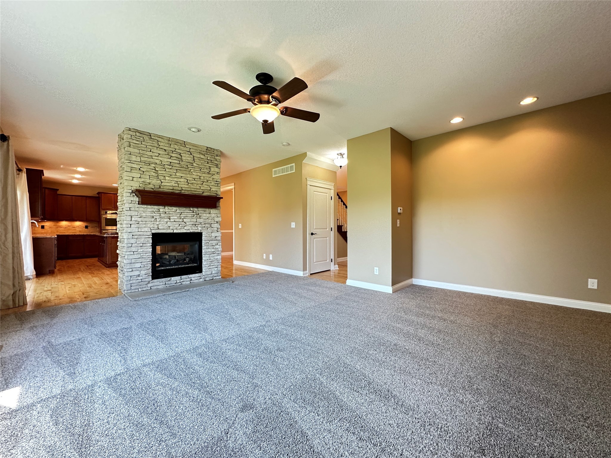 909 NE Williamsburg Court, Ankeny, Iowa image 5