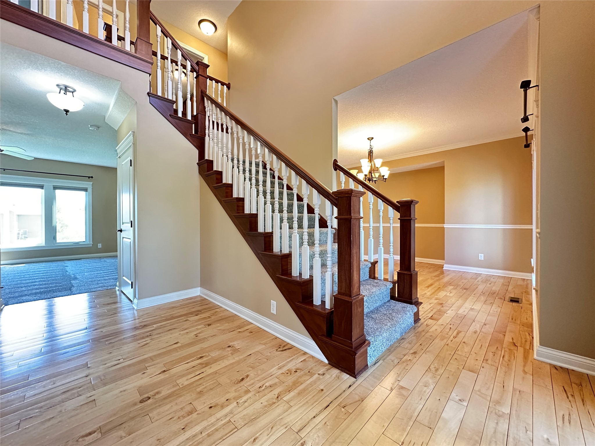 909 NE Williamsburg Court, Ankeny, Iowa image 3