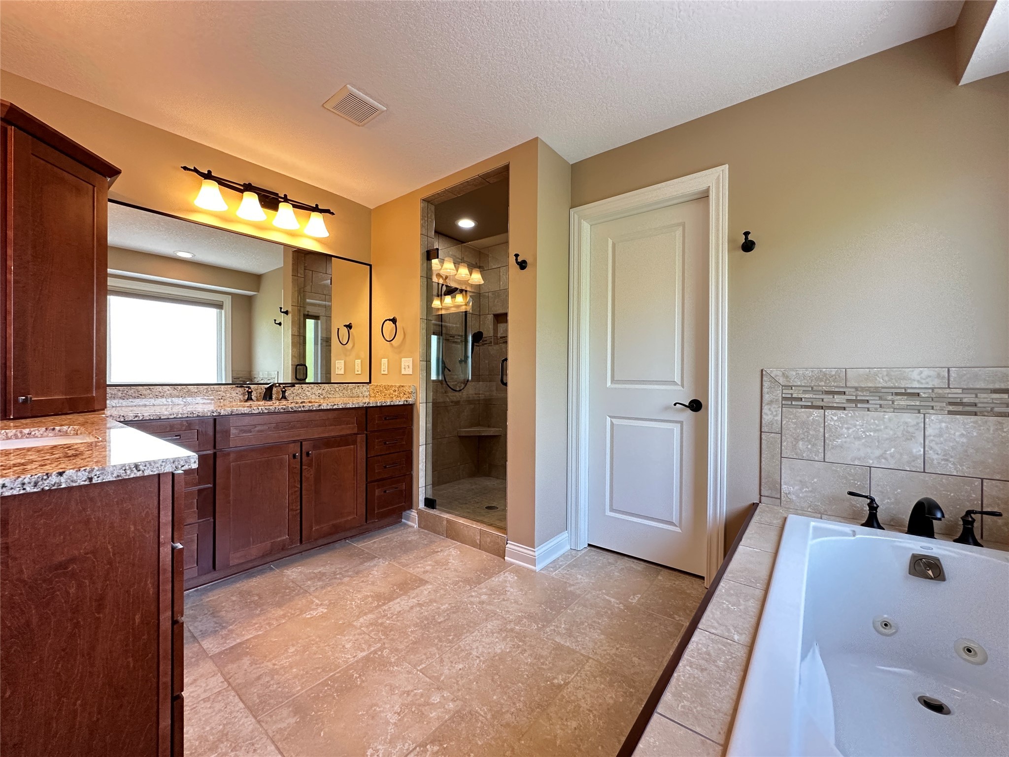 909 NE Williamsburg Court, Ankeny, Iowa image 20