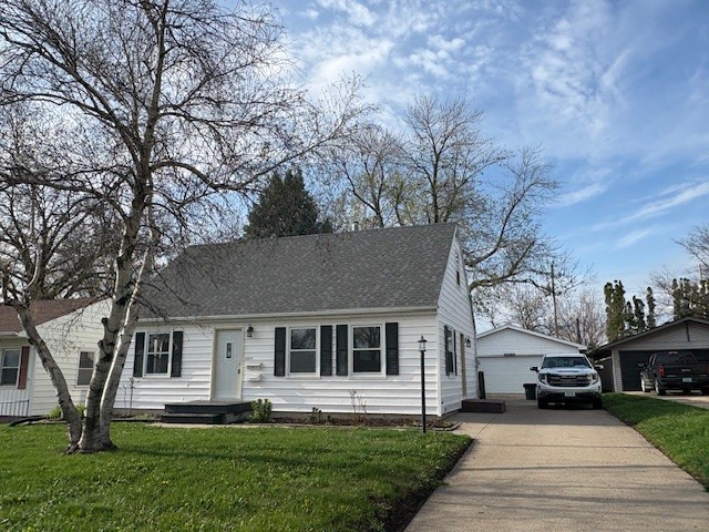 1604 Elder Drive, Marshalltown, Iowa image 2