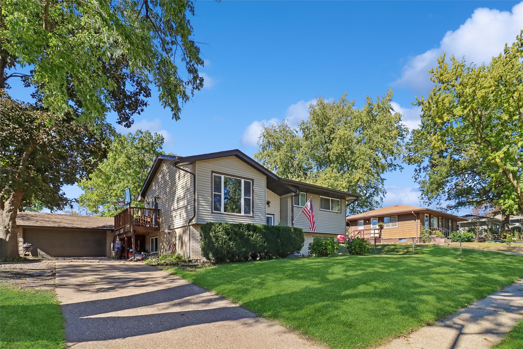 735 John Clinton Drive