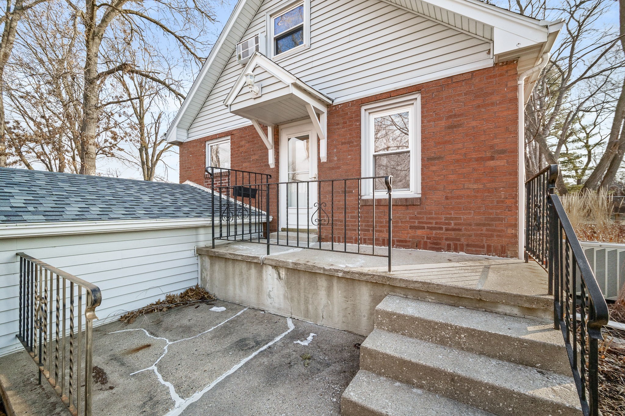 1361 72nd Street, Windsor Heights, Iowa image 2