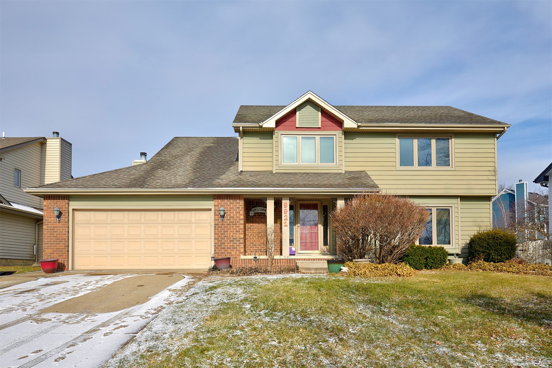 9921 Tanglewood Drive, Urbandale, Iowa image 1