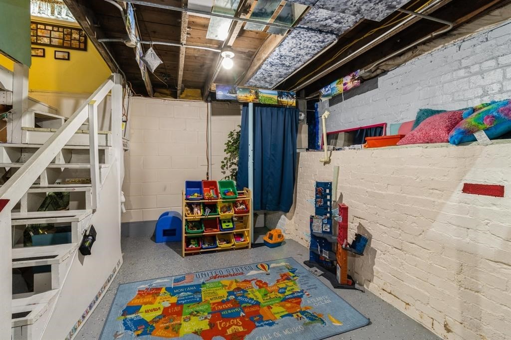 Des Moines, Iowa 50314, United States, 3 Bedrooms Bedrooms, ,1 BathroomBathrooms,Residential,Active,211308