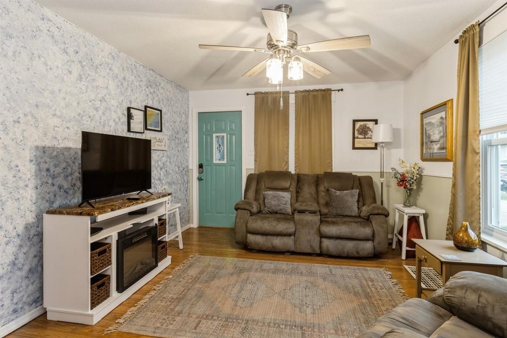 Des Moines, Iowa 50314, United States, 3 Bedrooms Bedrooms, ,1 BathroomBathrooms,Residential,Active,211308