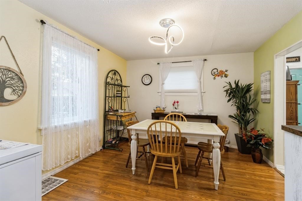 Des Moines, Iowa 50314, United States, 3 Bedrooms Bedrooms, ,1 BathroomBathrooms,Residential,Active,211308