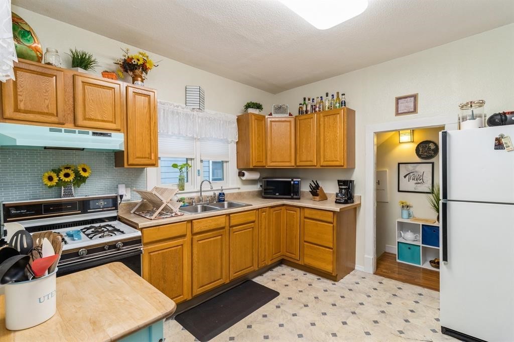 Des Moines, Iowa 50314, United States, 3 Bedrooms Bedrooms, ,1 BathroomBathrooms,Residential,Active,211308