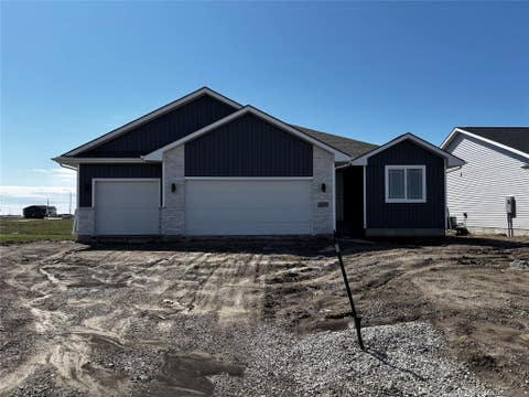 Homes For Sale - 4207 NE 7th Street<br/> Ankeny, IA 50021