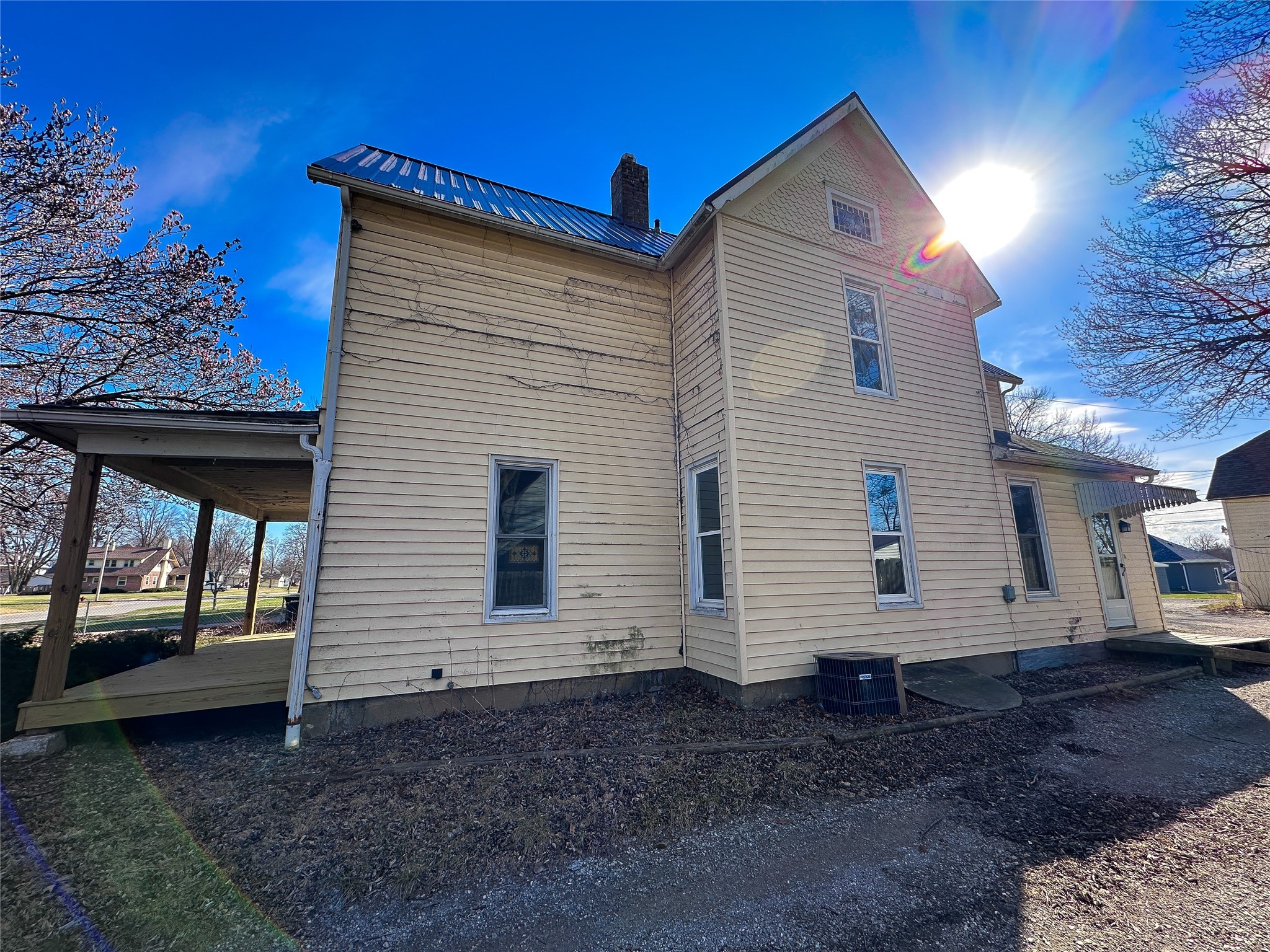 821 N Grand Street, Chariton, Iowa image 3