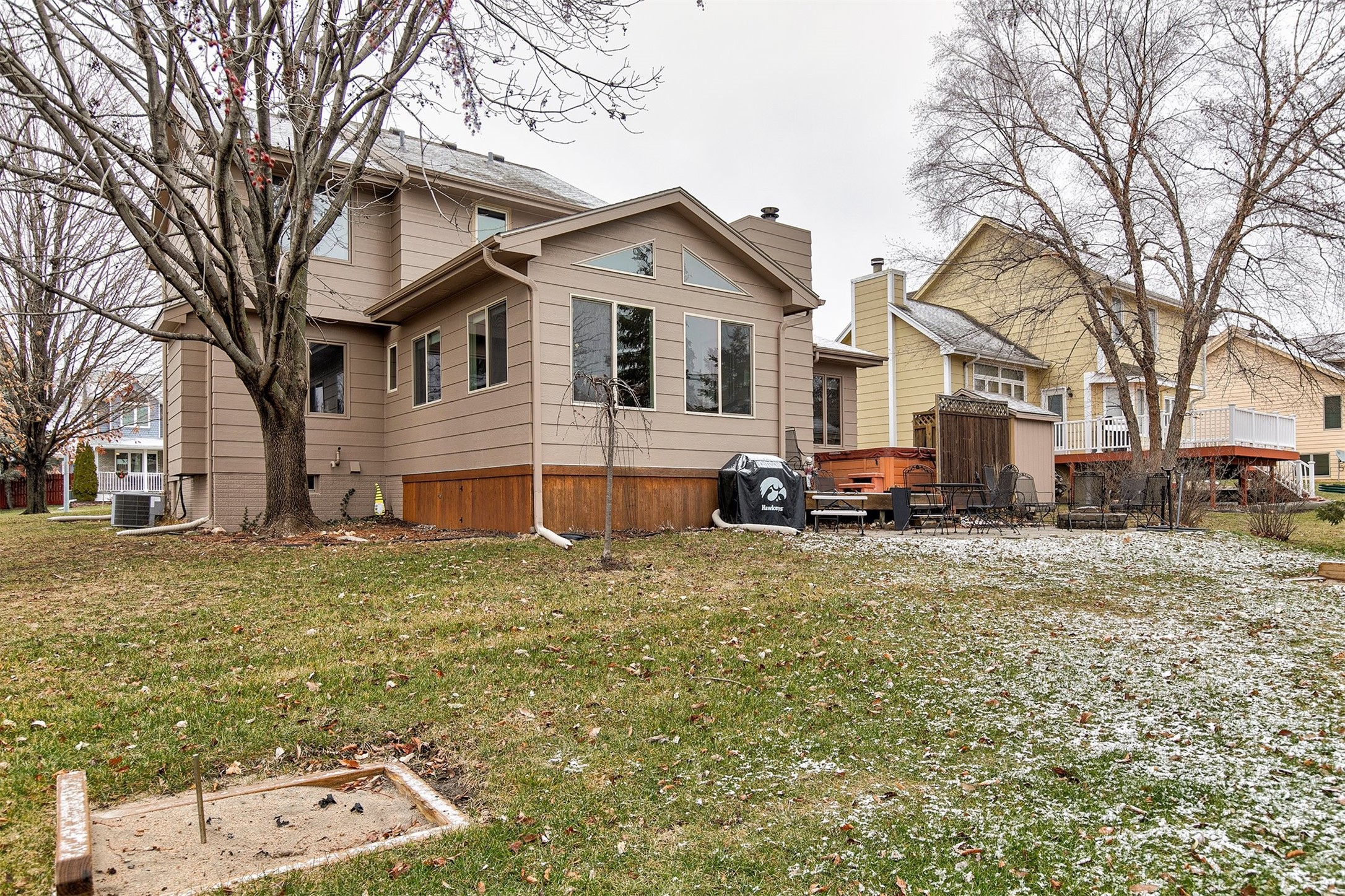 9326 Hickory Drive, Urbandale, Iowa image 31