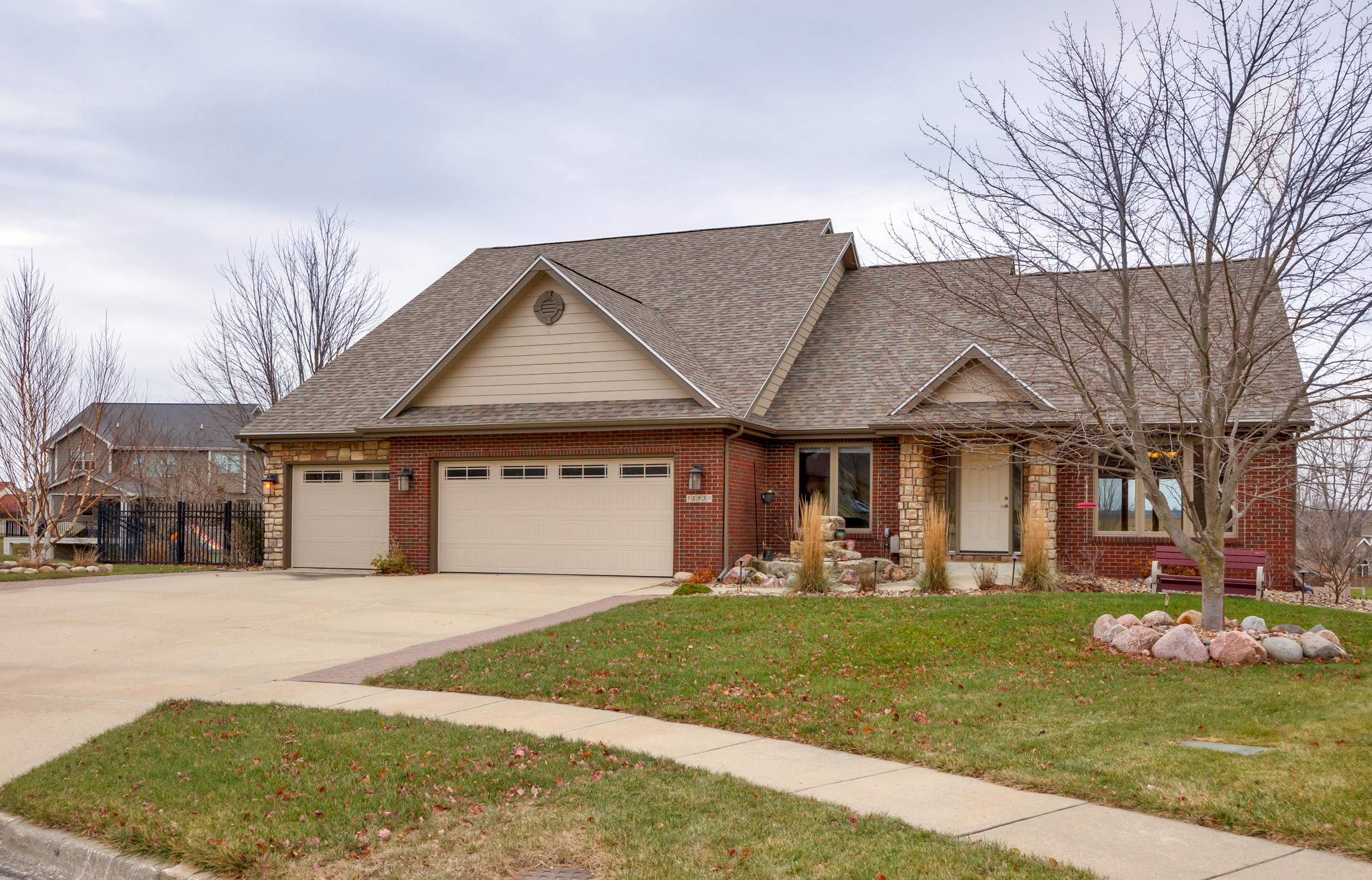 15938 Hammontree Drive, Urbandale, Iowa image 2