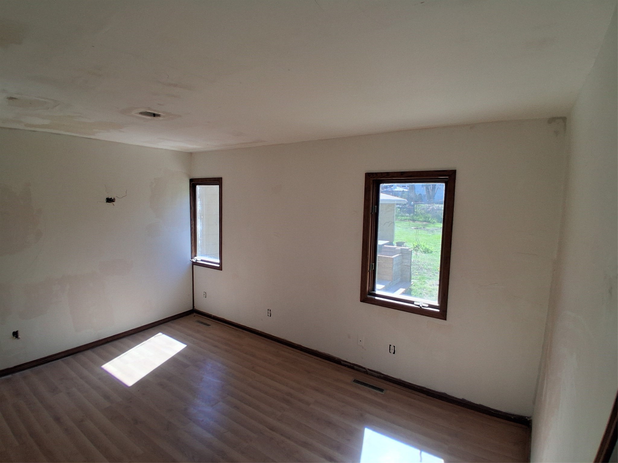 Des Moines, Iowa 50310, United States, 2 Bedrooms Bedrooms, ,2 BathroomsBathrooms,Residential,Active,99775