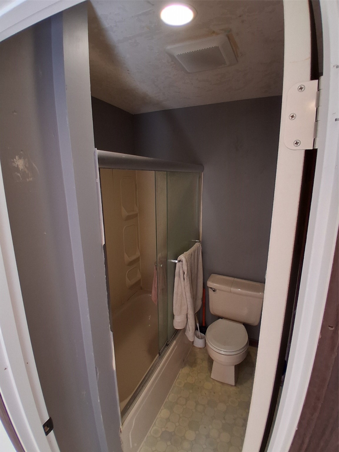 Des Moines, Iowa 50310, United States, 2 Bedrooms Bedrooms, ,2 BathroomsBathrooms,Residential,Active,99775