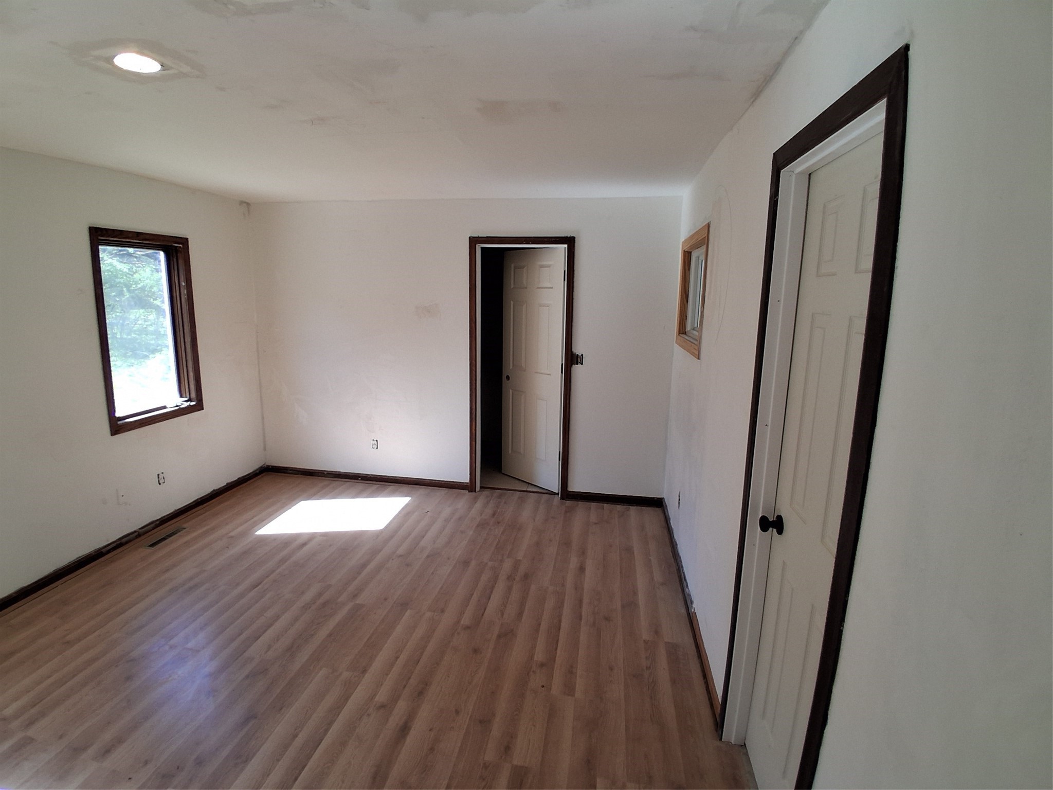 Des Moines, Iowa 50310, United States, 2 Bedrooms Bedrooms, ,2 BathroomsBathrooms,Residential,Active,99775