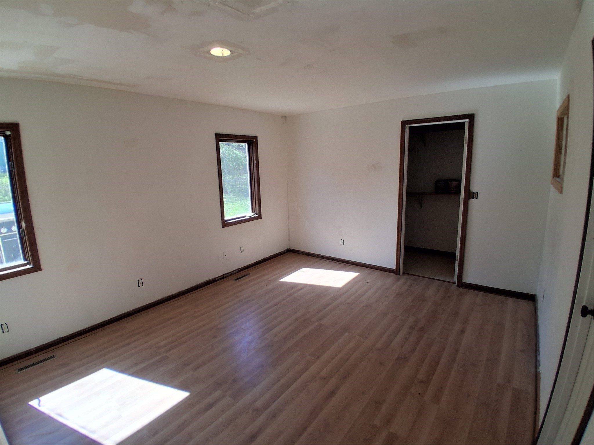 Des Moines, Iowa 50310, United States, 2 Bedrooms Bedrooms, ,2 BathroomsBathrooms,Residential,Active,99775