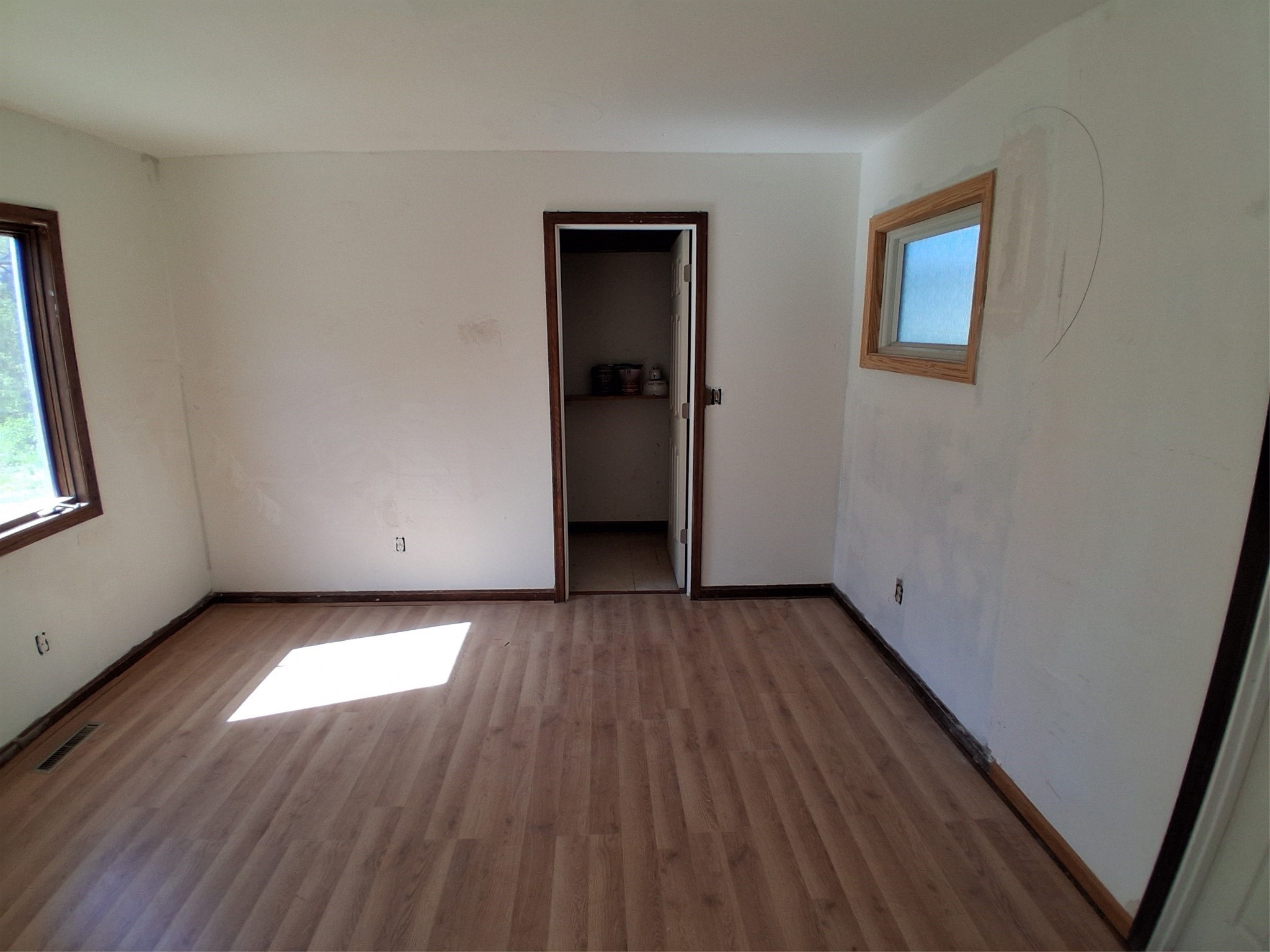 Des Moines, Iowa 50310, United States, 2 Bedrooms Bedrooms, ,2 BathroomsBathrooms,Residential,Active,99775