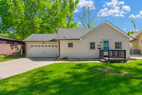 Homes For Sale - 3718 Ross Road<br/> Ames, IA 50014