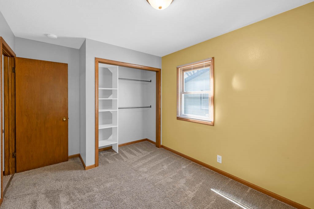320 E 9th Street, Newton, Iowa image 15