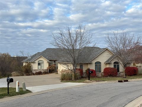 2827 SW 30th Street Des Moines IA 50321