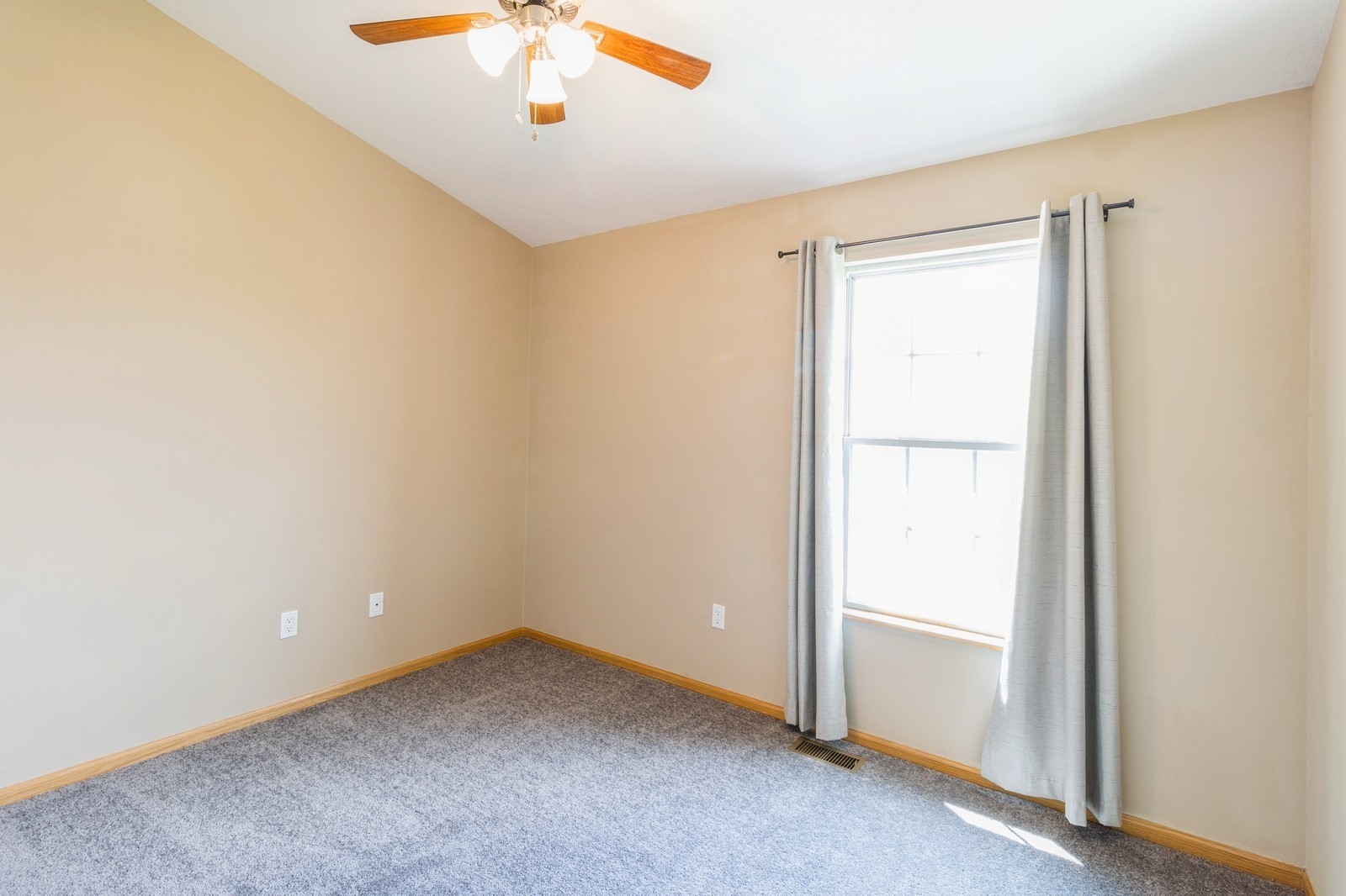 3012 SW Sharmin Lane, Ankeny, Iowa image 17