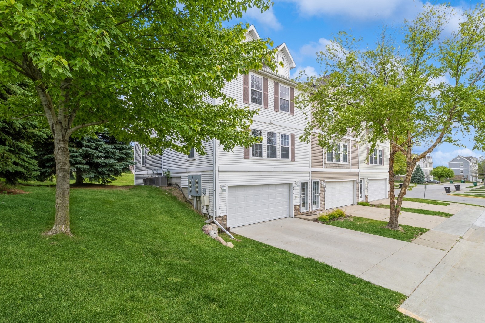3012 SW Sharmin Lane, Ankeny, Iowa image 2