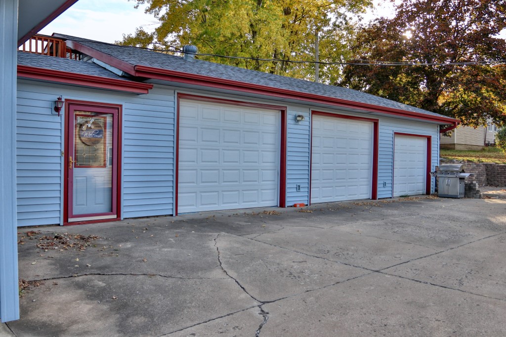 617 N Main Street, Monroe, Iowa image 2