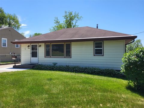 Homes For Sale - 2633 Grandview Avenue<br/> Des Moines, IA 50317