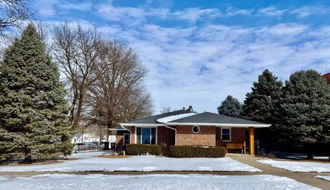 Homes For Sale - 623 W Green Street<br/> Madison County, Winterset, IA 50273