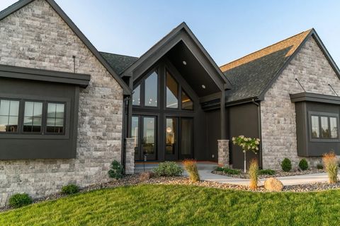 4735 Centennial Boulevard Urbandale IA 50323