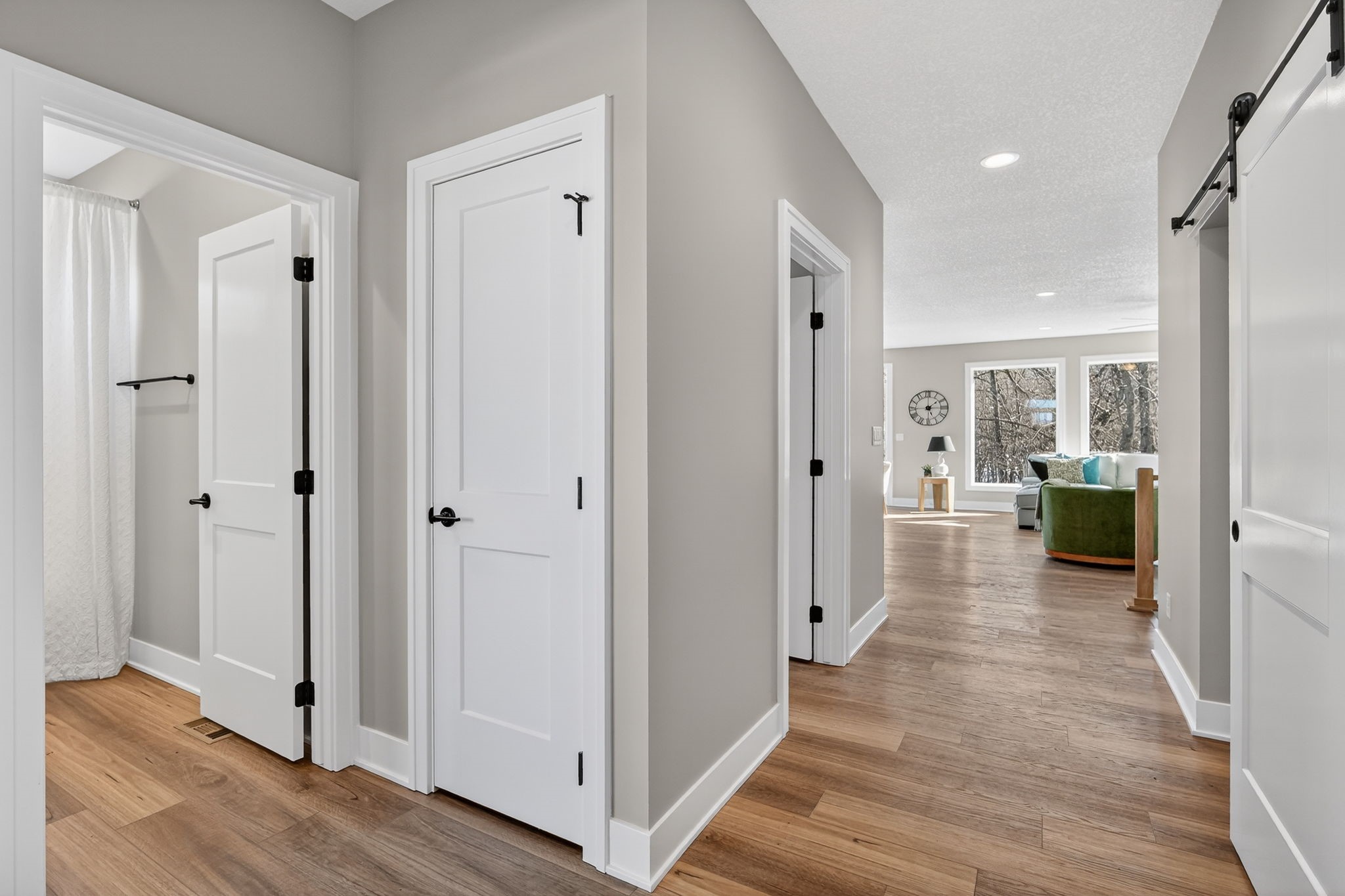 5633 Walnut Ridge Drive