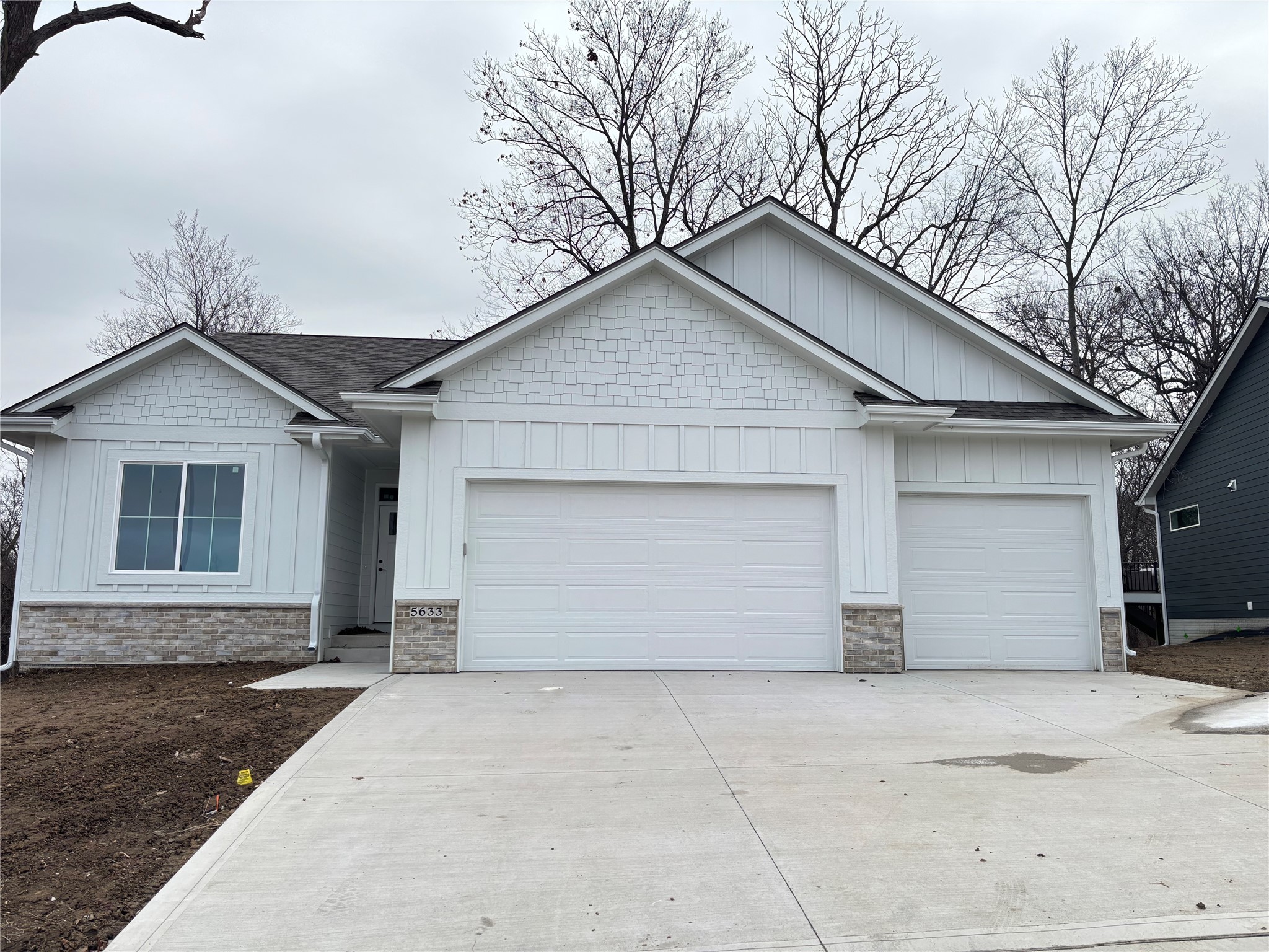 5633 Walnut Ridge Drive