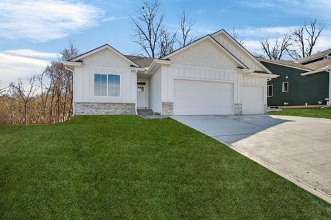 Homes For Sale - 5633 Walnut Ridge Drive<br/> Des Moines, IA 50317