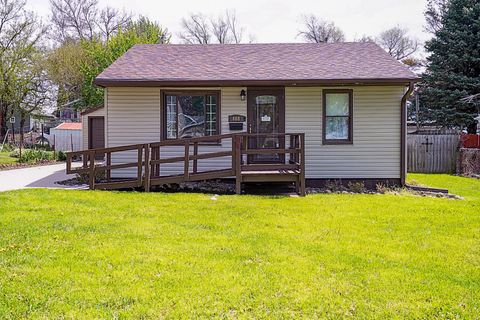 Homes For Sale - 408 E 21st Street<br/> Jasper County, Newton, IA 50208