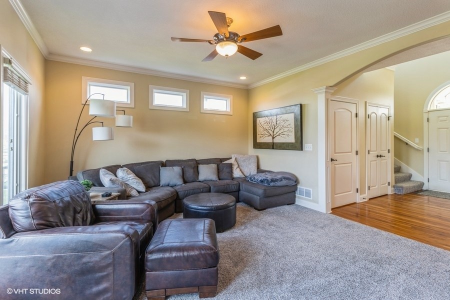 14617 Dellwood Drive, Urbandale, Iowa image 2