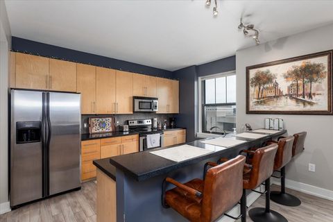 Condo For Sale - 400 Walnut Street #803<br/> Des Moines, IA 50309